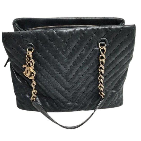 CHANEL Surpique CC Charm Tote Chevron Iridescent Calfskin Large Shoulder Bag - Picture 2 of 13